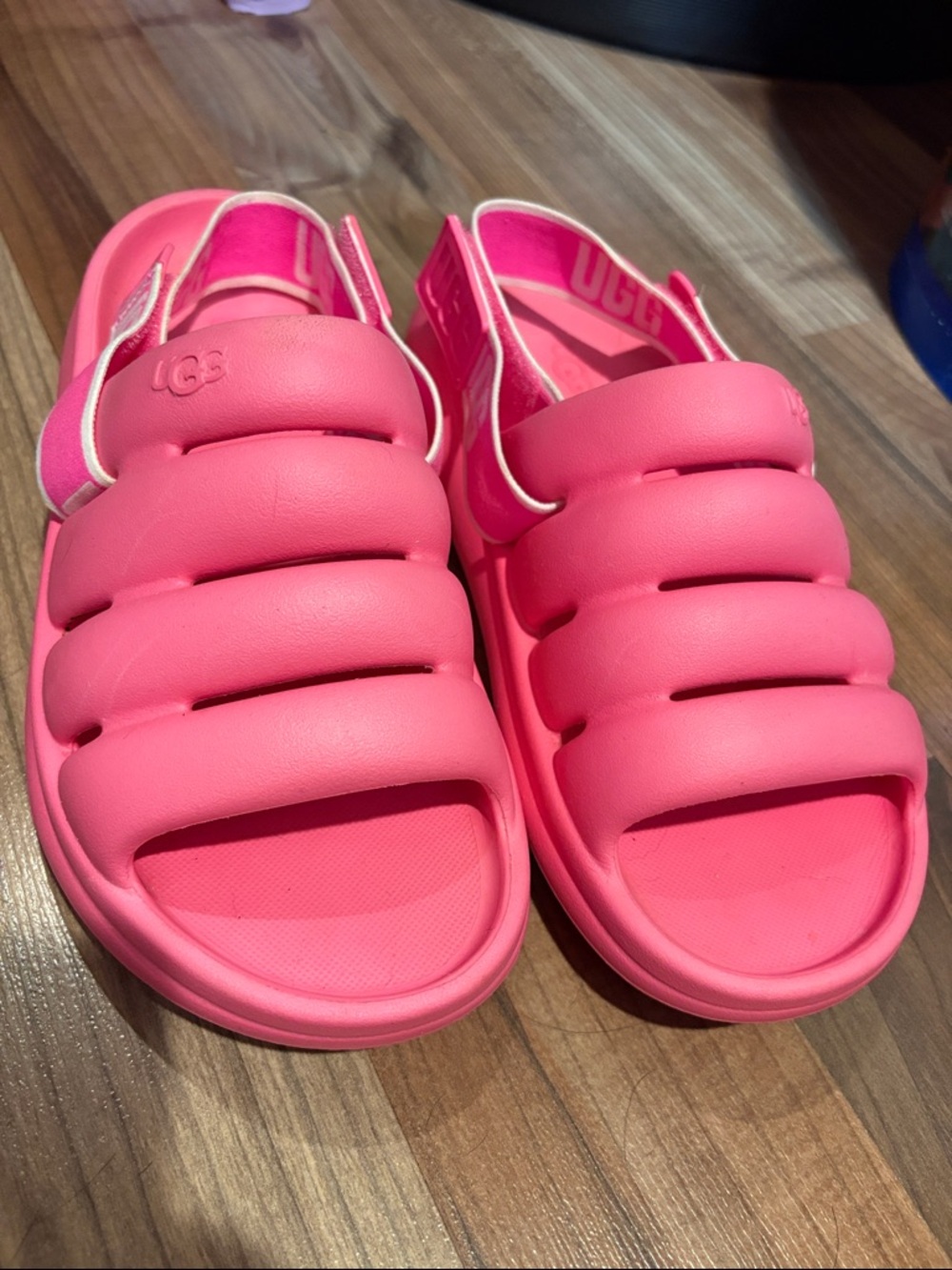 UGG Women’s  hot Pink Slide Sandals Casual Rubber Open Toe